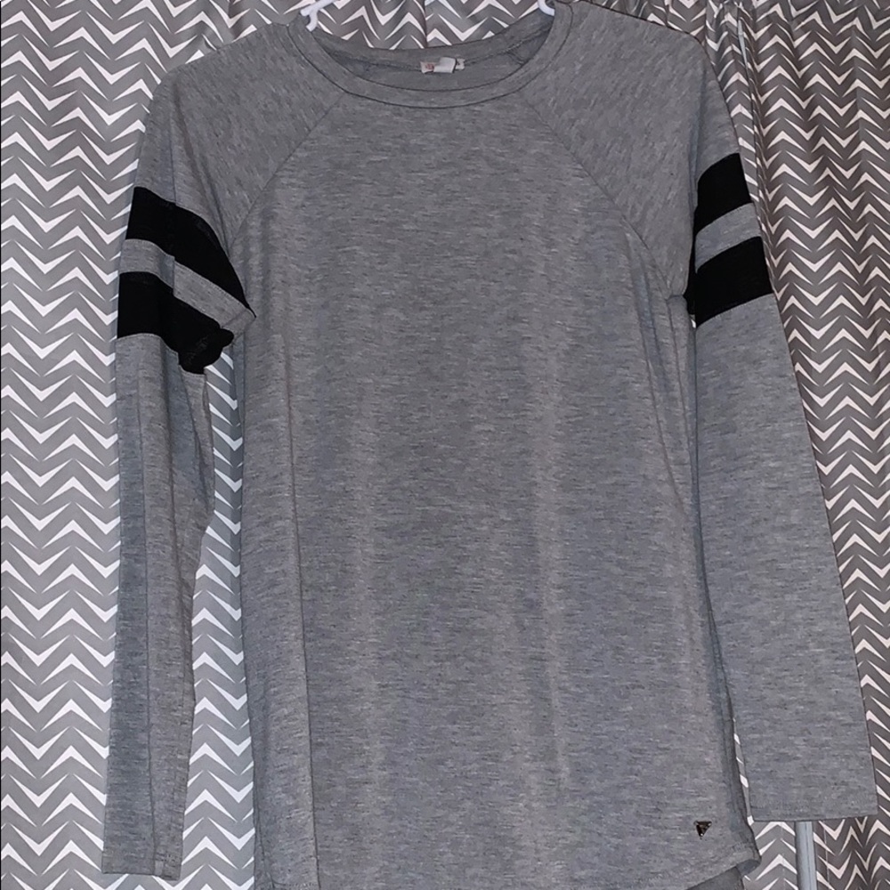 Guess Women’s/Jrs XS long sleeve w/mesh arm sleeve